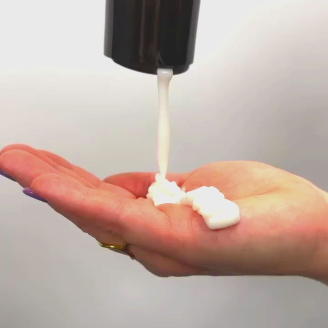 Load video: Curl cream being poured into hand