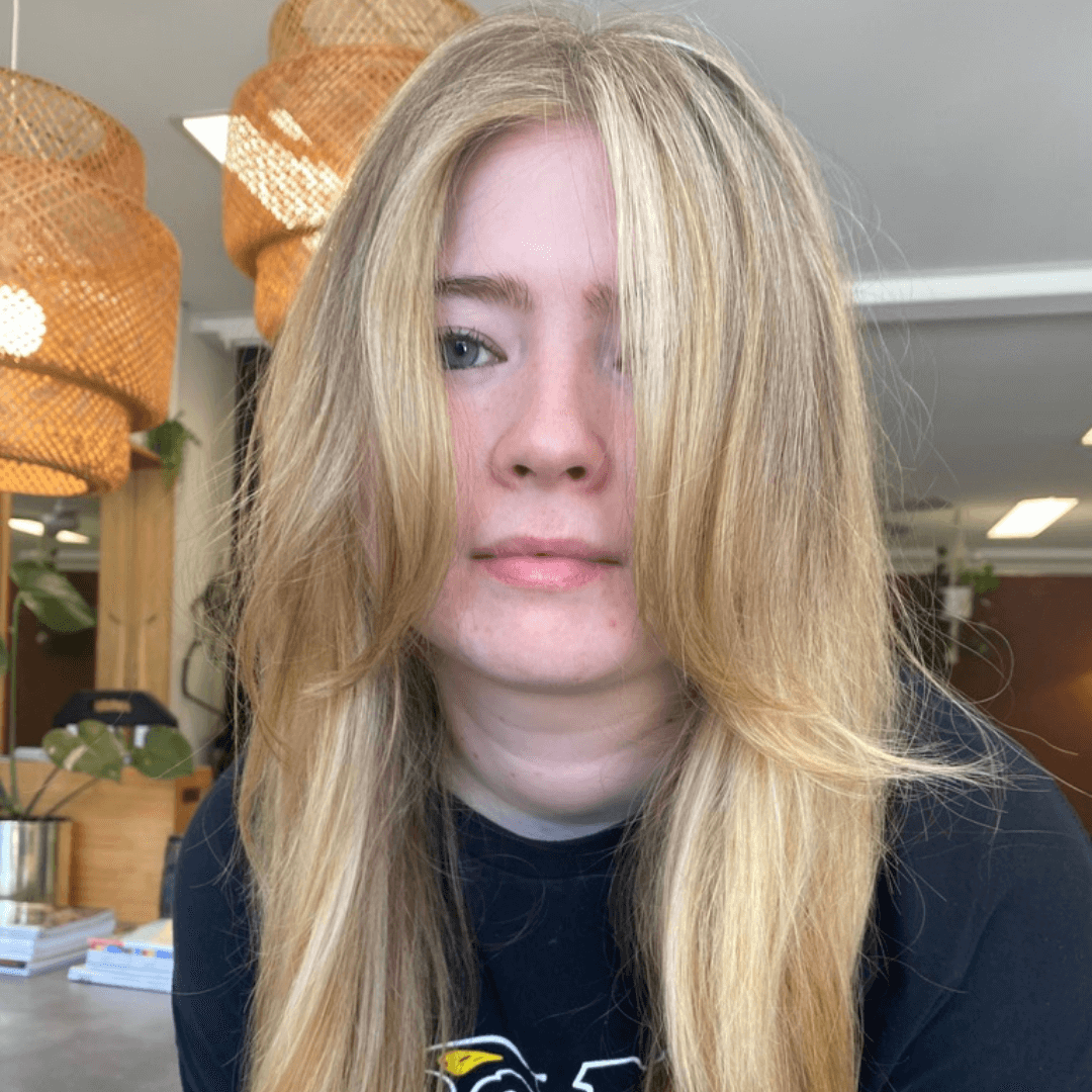 girl with long wavy blonde hair