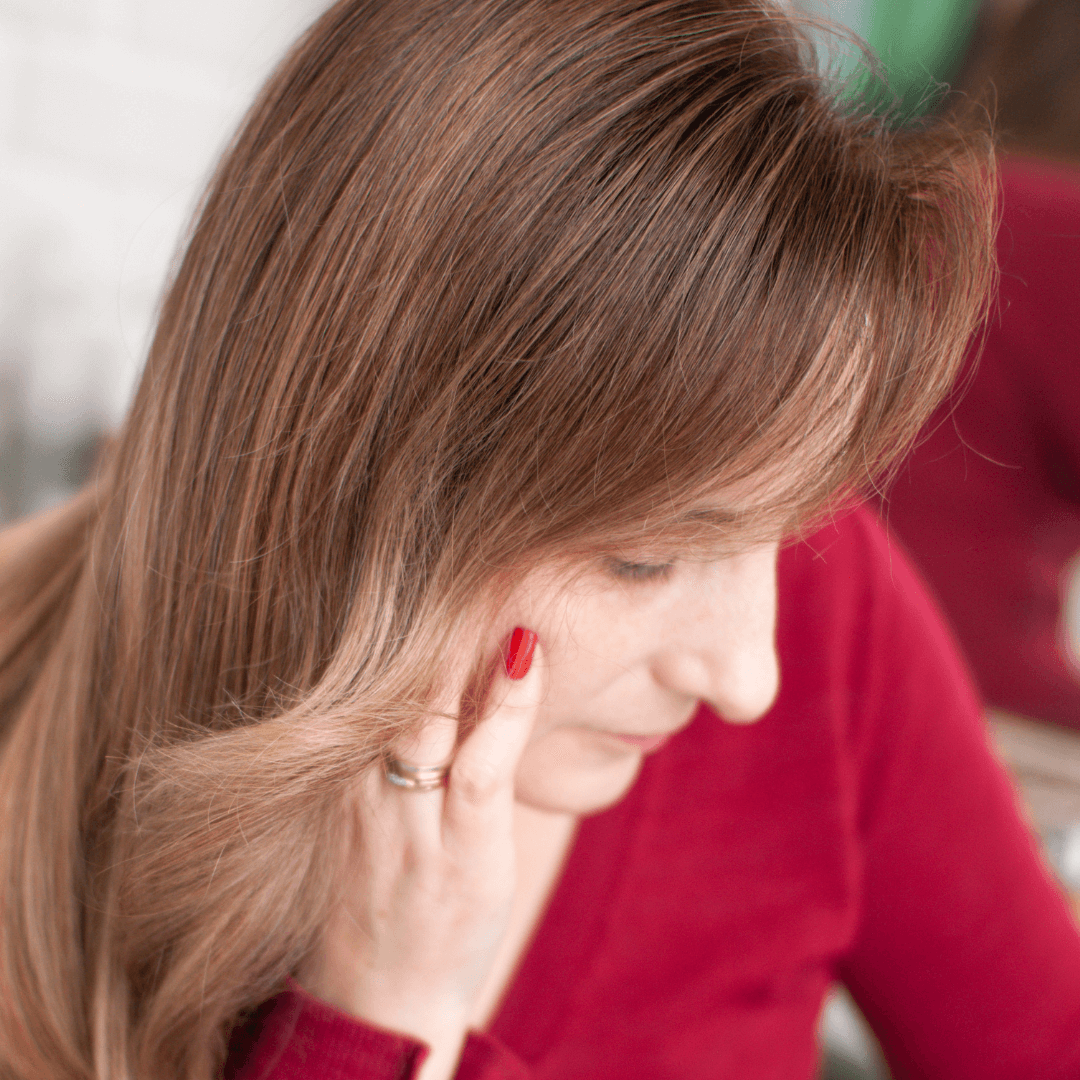 woman with wavy brunette hair